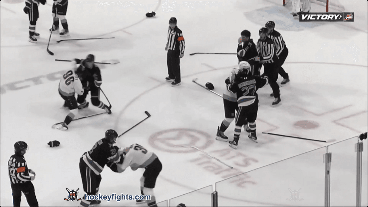 T. Yaremko (POR) vs. H. Paupanekis (KEL)