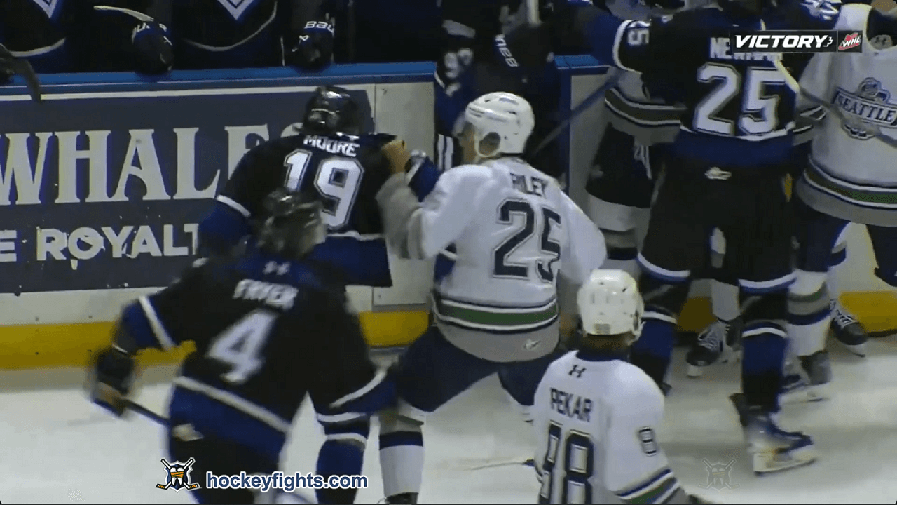 T. Riley (SEA) vs. H. Moore (VIC)