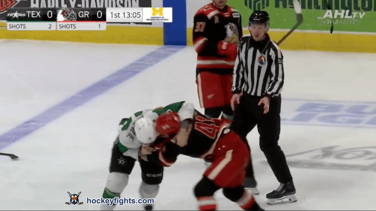 C. McKenzie (TXS) vs. A. Kannok,Leipert (GRG)