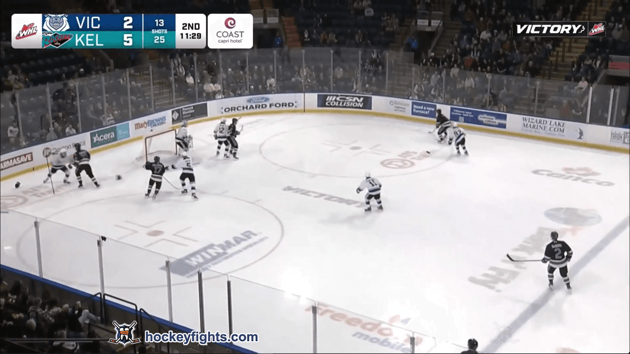 N. Stewart (VIC) vs. H. Paupanekis (KEL)