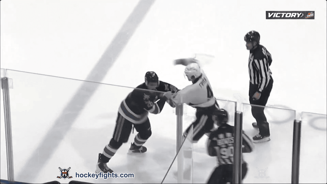 S. Fryer (VIC) vs. R. Guest (KEL)