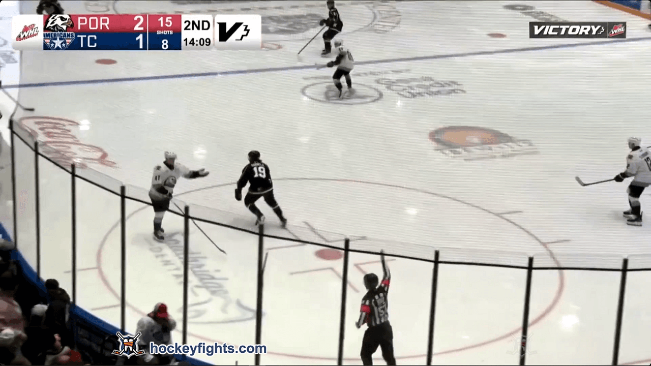 N. Tsakumis (POR) vs. J. Gudelj (TRI)