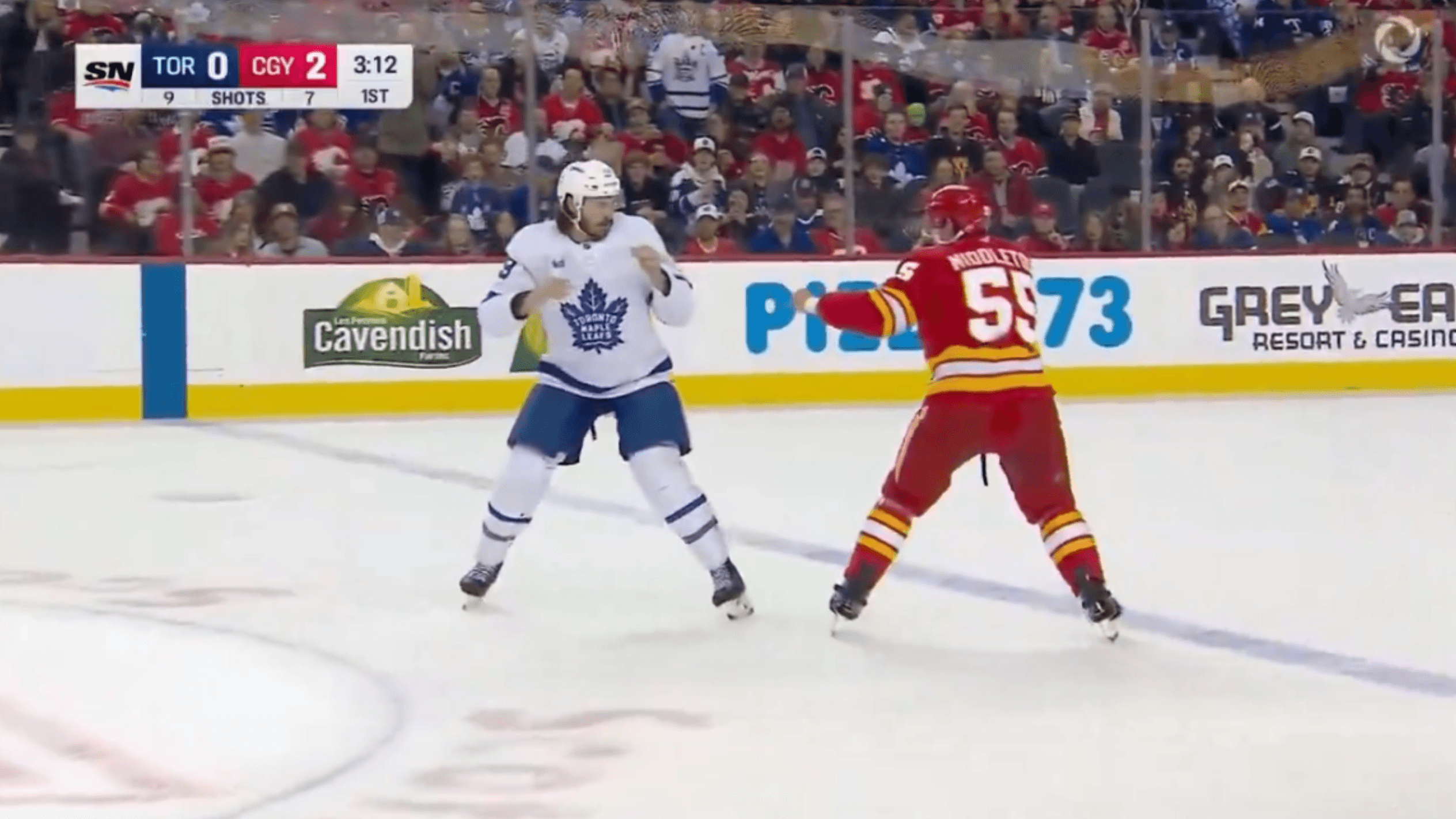 Z. MacEwen (TOR) vs. J. Middleton (CGY)