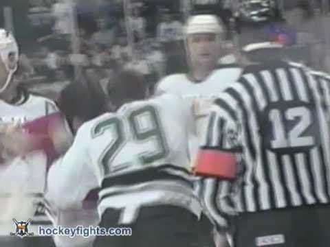 J. Cummins (CHI) vs. G. Marshall (DAL)