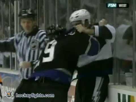 C. Sarich (TBL) vs. T. Kostopoulos (LAK)