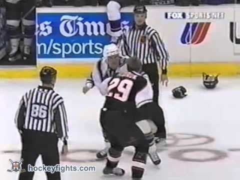 T. Fedoruk (PHI) vs. K. Brennan (LAK)