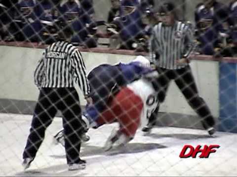 P. McRae (CBJ) vs. C. Mappin (STL)