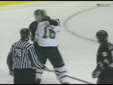 C. Kunitz (ANA) vs. S. Avery (DAL)