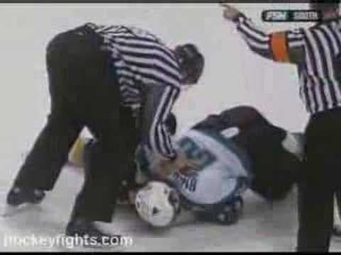 R. Clowe (SJS) vs. J. Tootoo (NSH)