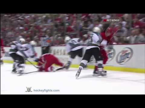 S. Nichol (SJS) vs. J. Abdelkader (DET)