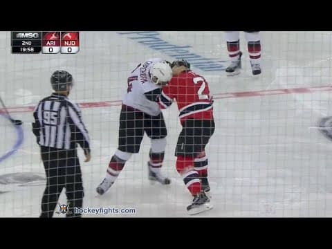 K. Chipchura (ARI) vs. J. Tootoo (NJD)