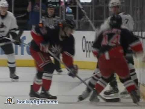 T. Bertuzzi (VAN) vs. R. Hollweg (NYR)