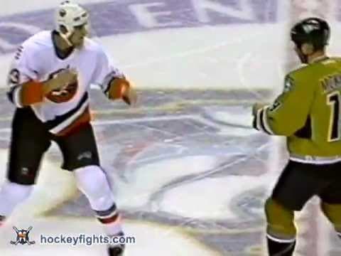 E. Cairns (NYI) vs. J. McKenzie (NSH)