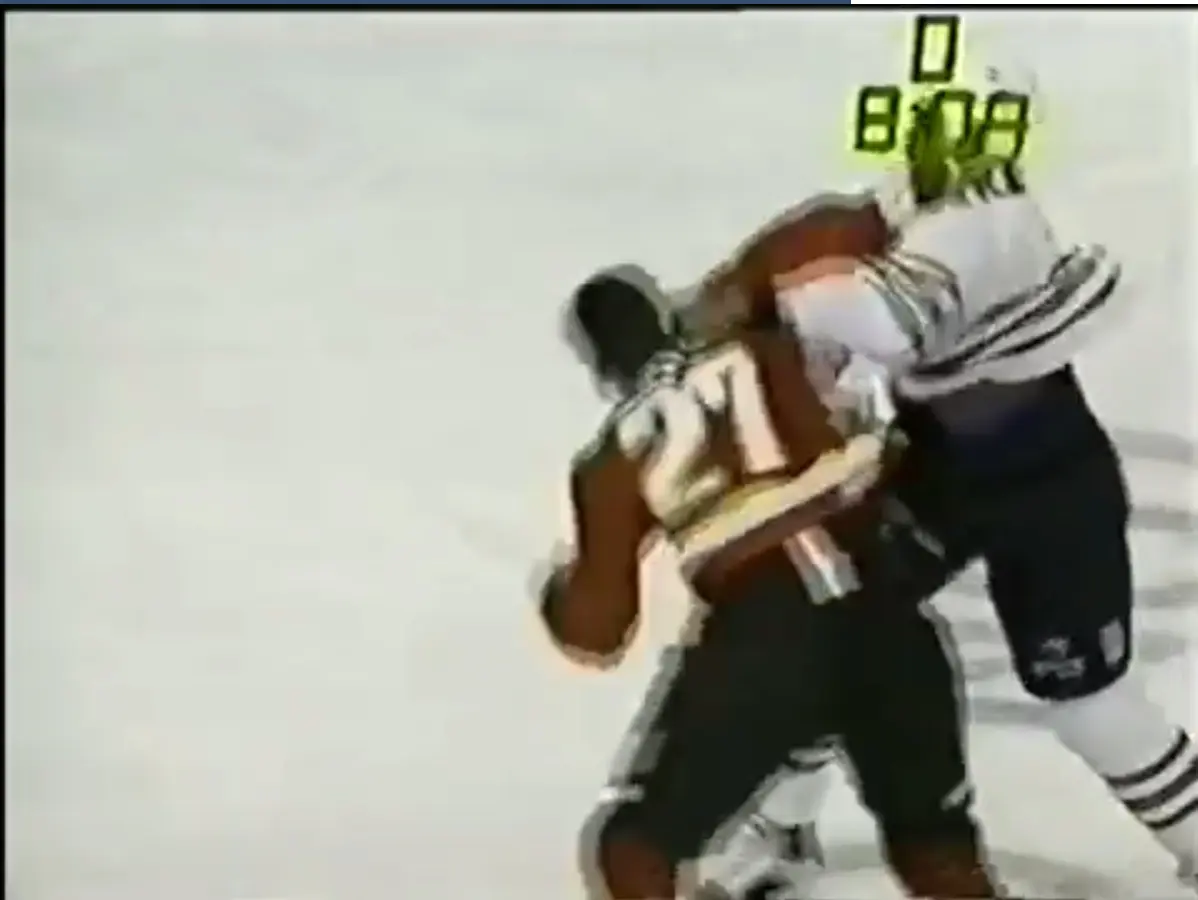 T. Simpson (CAL) vs. G. Laraque (EDM)