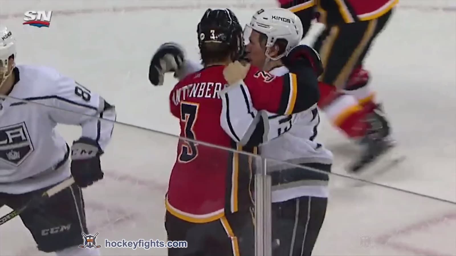 T. Toffoli (LAK) vs. O. Fantenberg (CGY)