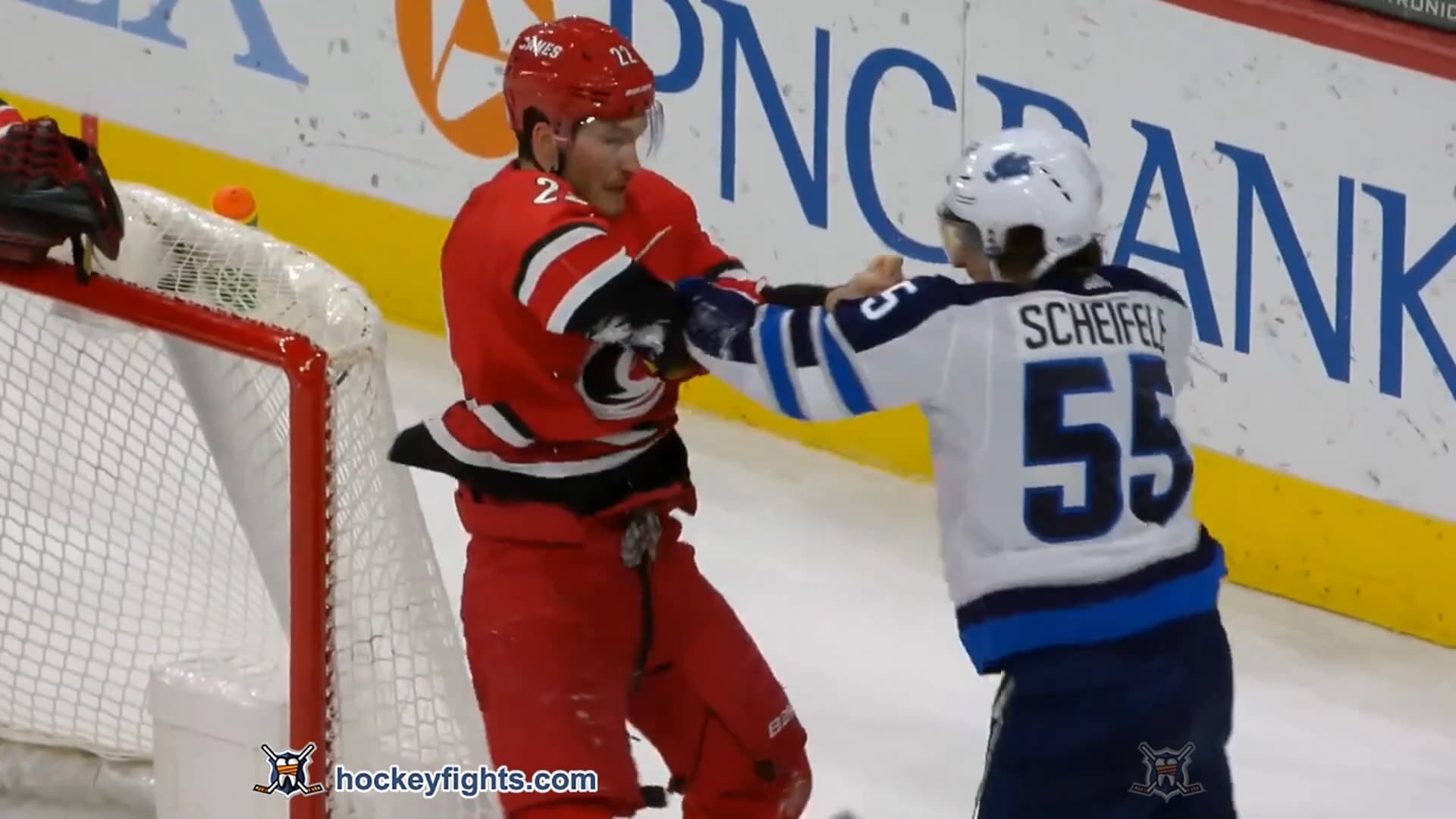 M. Scheifele (WPG) vs. B. Pesce (CAR)