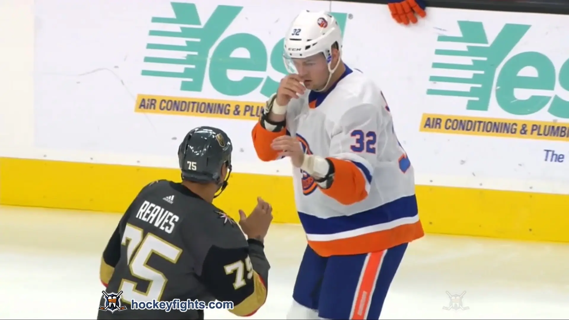 R. Johnston (NYI) vs. R. Reaves (VGK)