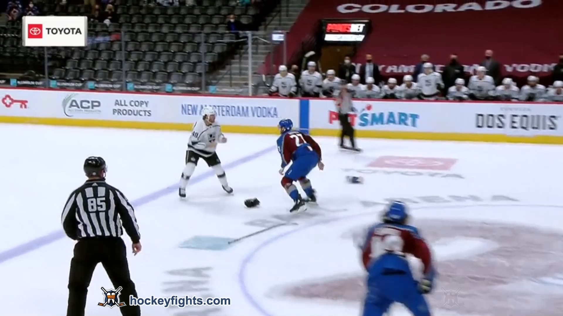 B. Lemieux (LAK) vs. R. Graves (COL)