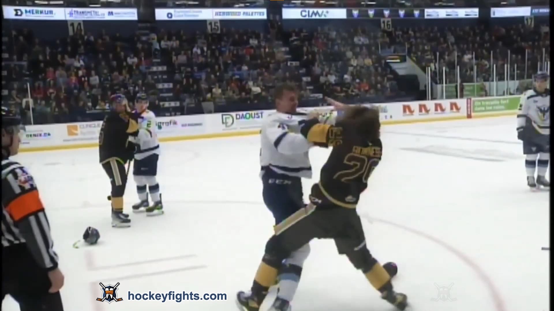 S. Bowness (CHA) vs. C. Huckins (SHE)