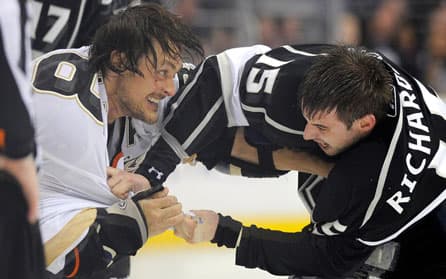 Teemu Selanne Drops the Gloves at 40